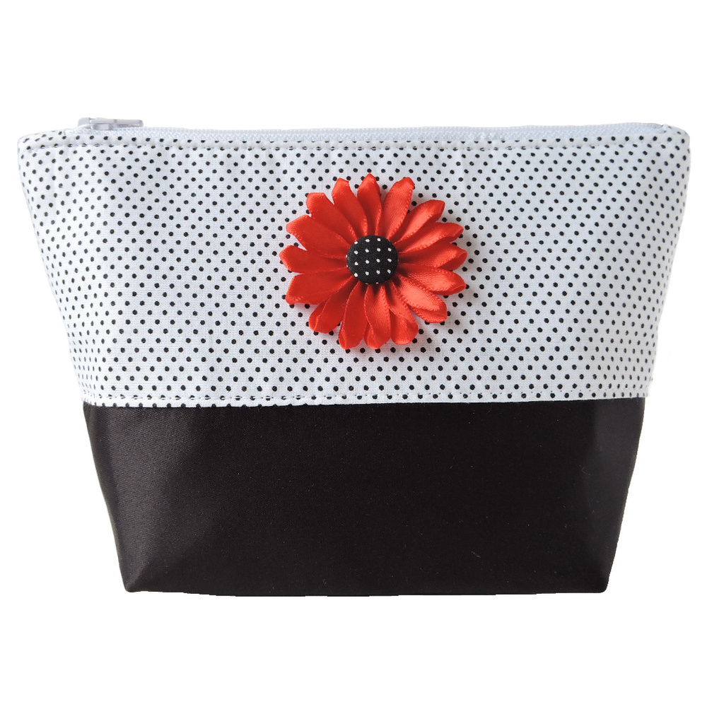 NWT Red Daisy Cosmetic Purse